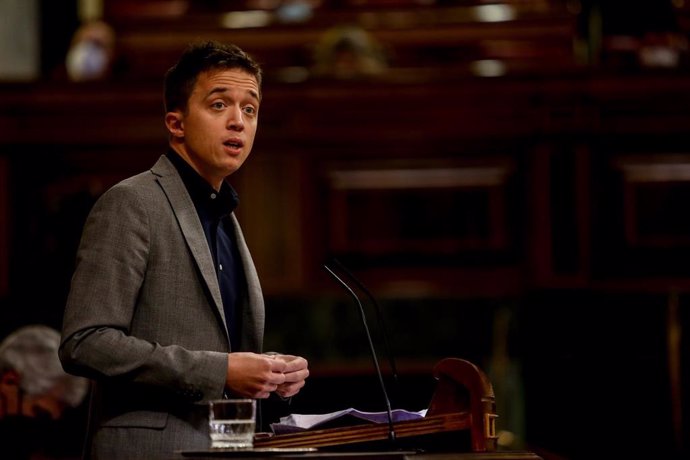 Archivo - El líder de Más País, Íñigo Errejón, comparece en una sesión plenaria en el Congreso de los Diputados