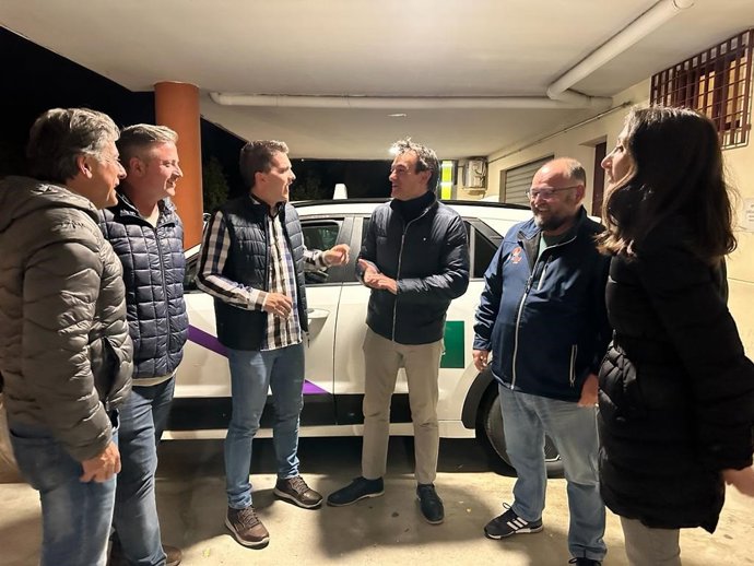 Agustín González reunido con taxistas