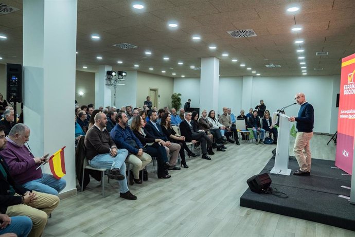 El vicepresidente de Acción Política de Vox, Jorge Buxadé, presenta el programa de su partido 'España Decide' en Córdoba.