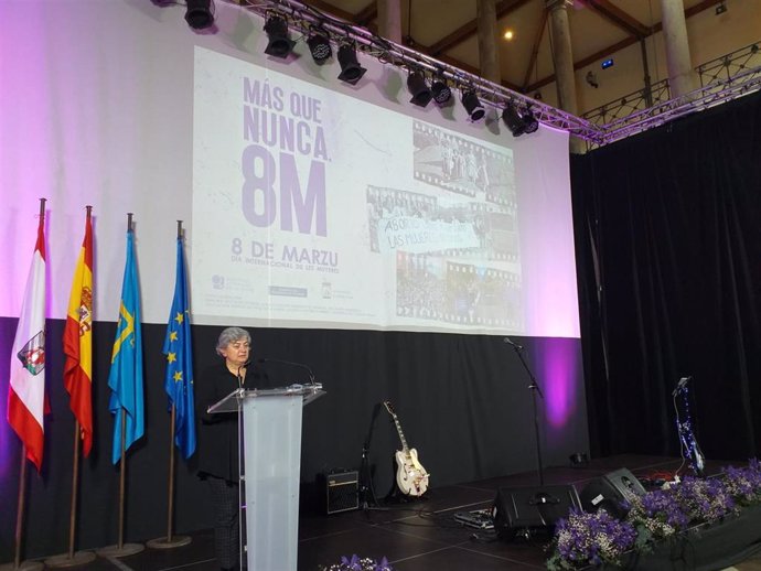 Intervención de la alcaldesa gijonesa, Ana González, en el acto institucional por el 8M, celebrado en el Centro de Cultura Antiguo Instituto de Gijón