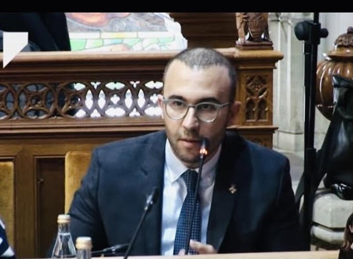 Archivo - El conseller de CS Ángel Hoyos en el pleno del Consell de Mallorca