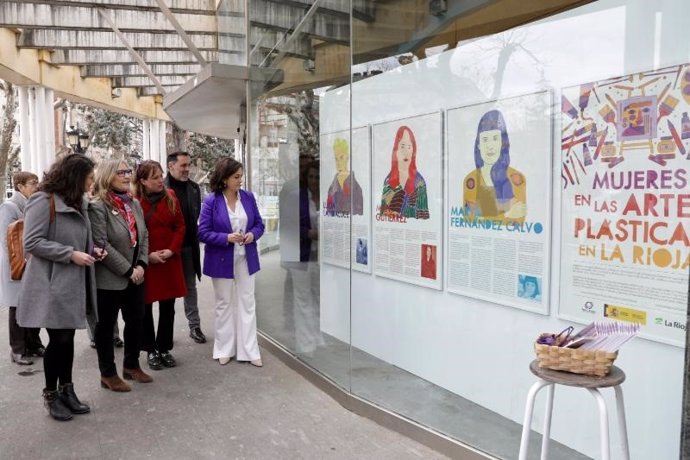 La mirada de grandes artistas riojanas, en la Concha del Espolón en 'Mujeres en las artes plásticas de La Rioja'