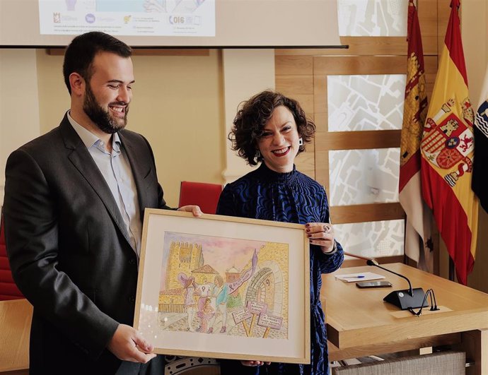 El alcalde de Cáceres, Luis Salaya, entrega el Premio 8M a la profesora de la UEx Silvia Soriano