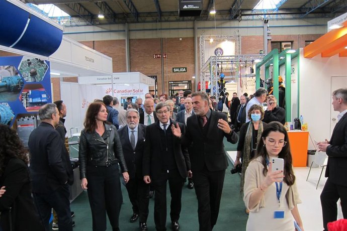 La consejera de Economía del Ayuntamiento de Zaragoza, Carmen Herrarte, el presidente de Feria Zaragoza, Manuel Teruel, el vicepresidente de Aragón, Arturo Aliaga, y el presidente de AEMER, Íñigo Vázquez, inauguran EXPOFIMER.