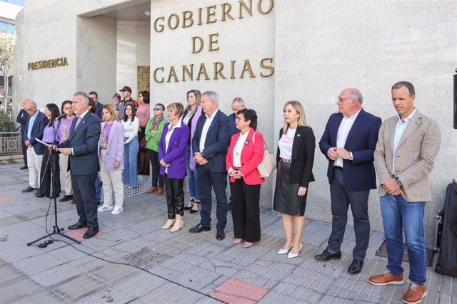 Declaración institucional del Gobierno de Canarias por 8M ante la sede de Presidencia del Gobierno de Canarias