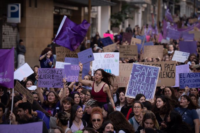 Manifestació estudiantil a Barcelona pel 8M