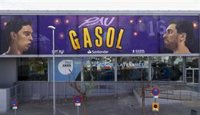 Un mural gigante homenajea a Pau Gasol en Sant Boi