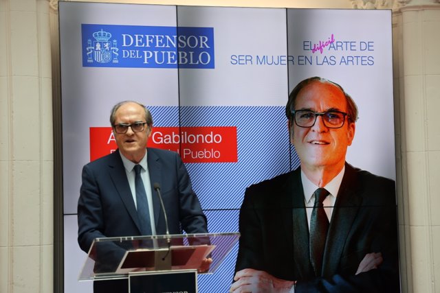 El Defensor del Pueblo, Ángel Gabilondo, ha reivindicado el rol de las mujeres en las artes, en un acto institucional celebrado este 8 de marzo en la sede de la institución, con motivo del Día Internacional de la Mujer