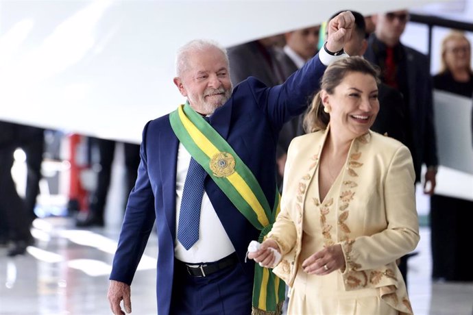 Archivo - El presidente de Brasil, Luiz Inácio Lula da Silva, en su investidura junto a su esposa Rosangela Janja da Silva.