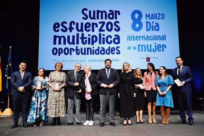 Acto de entrega de los Premios 8 de Marzo de la Comunidad, celebrados en el Auditorio Víctor Villegas de Murcia con motivo del Día Internacional de la Mujer