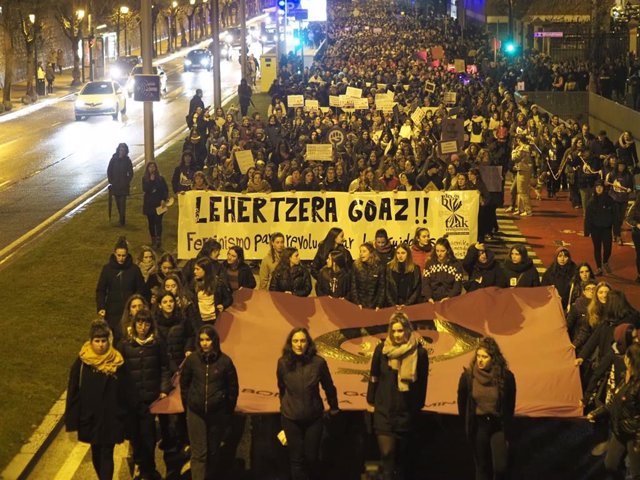 Imagen de la concentración convocada en Pamplona por el movimiento feminista con motivo del 8M de 2023