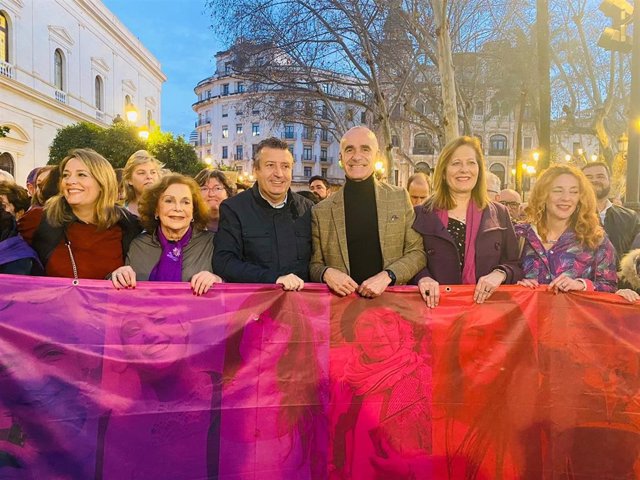 El PSOE en la manifestación de Sevilla con motivo del Día Internacional de las Mujeres