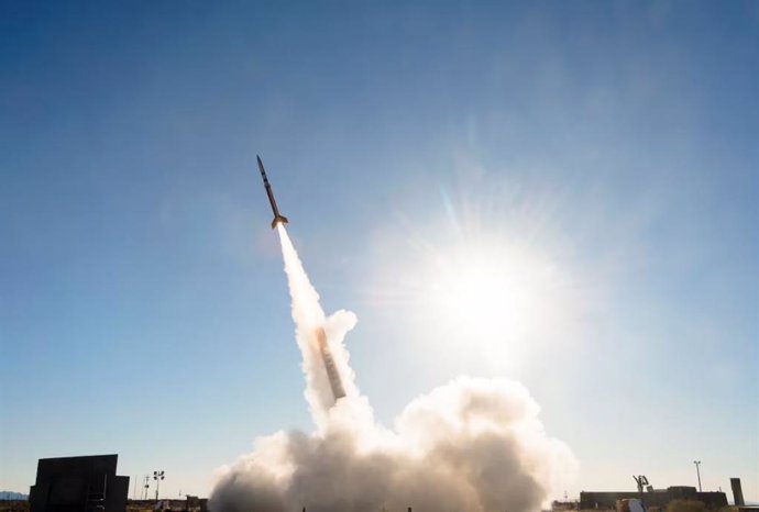 El Comando de Defensa Espacial y de Misiles del Ejército de EEUU lanza un objetivo de misiles en White Sands, Nuevo México