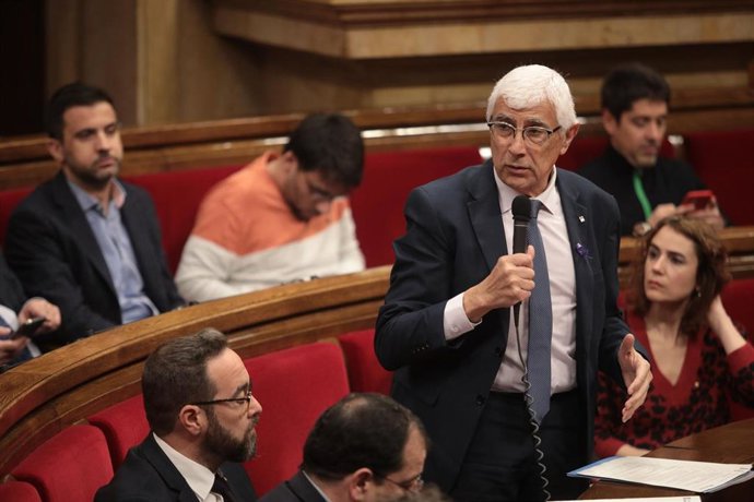El conseller de Salud, Manel Balcells, durante el pleno de 9 de marzo de 2023.