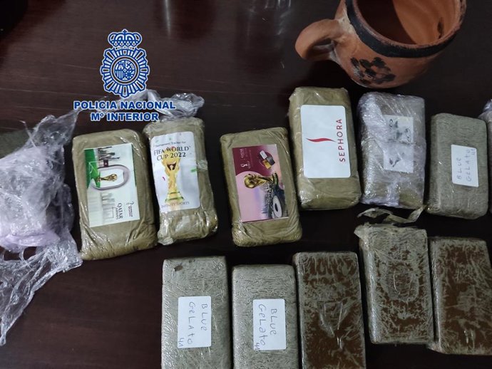 Nota De Prensa: La Policía Nacional Detiene A Dos Hombres Por Extorsionar A Otro Y Exigirle El Pago De 30.000 Euros