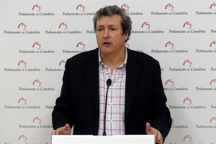 Archivo - El portavoz del PP en el Parlamento de Cantabria, Íñigo Fernández