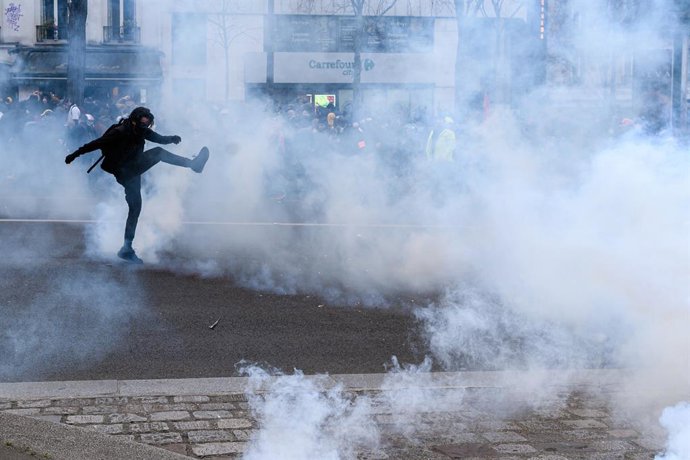 Manifestació contra la reforma de les pensions a París
