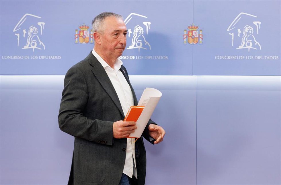 El diputado de Compromís en el Congreso, Joan Baldoví, a su llegada a una rueda de prensa
