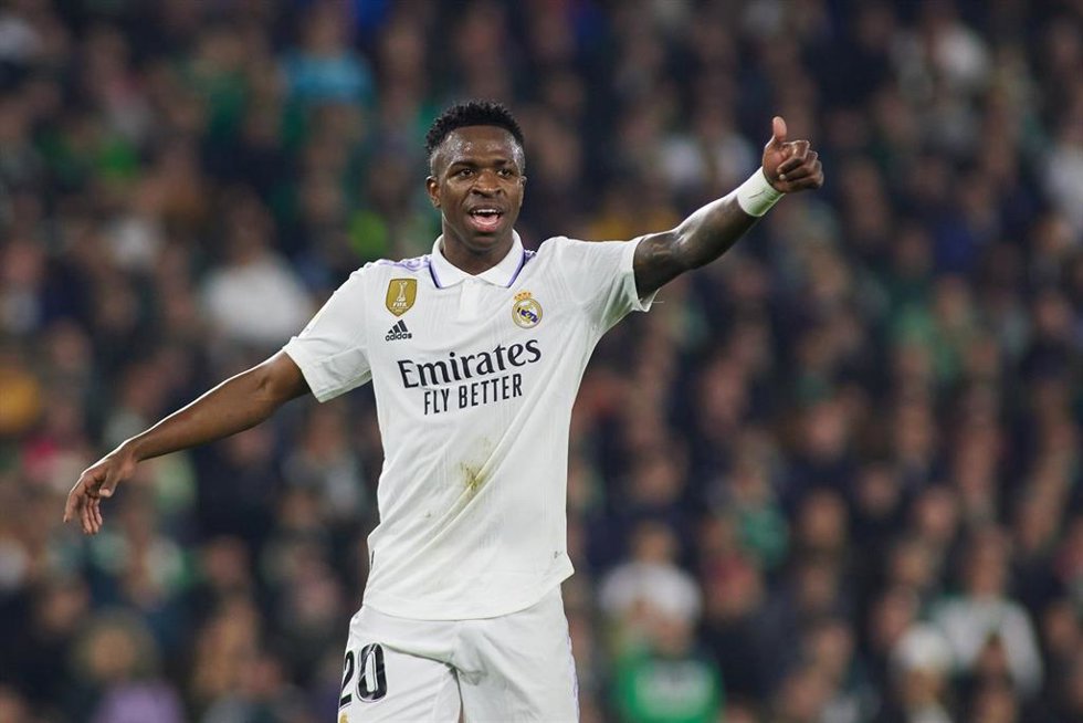 El delantero brsileño del Real Madrid Vinicius Júnior, ante el Real Betis en el Benito Villamarín, en un partido de LaLiga Santander 2022-2023.