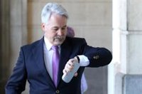 La defensa de tres de los absueltos del juicio de FIVA pide "abrir un debate público sobre el adelanto de condenas"