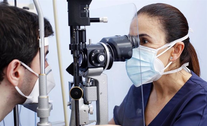 Revisión doctora especialista en glaucoma