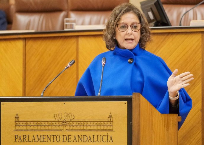 La Consejera de Salud y Consumo, Catalina García, durante el pleno en el Parlamento andaluz. Imagen de archivo.
