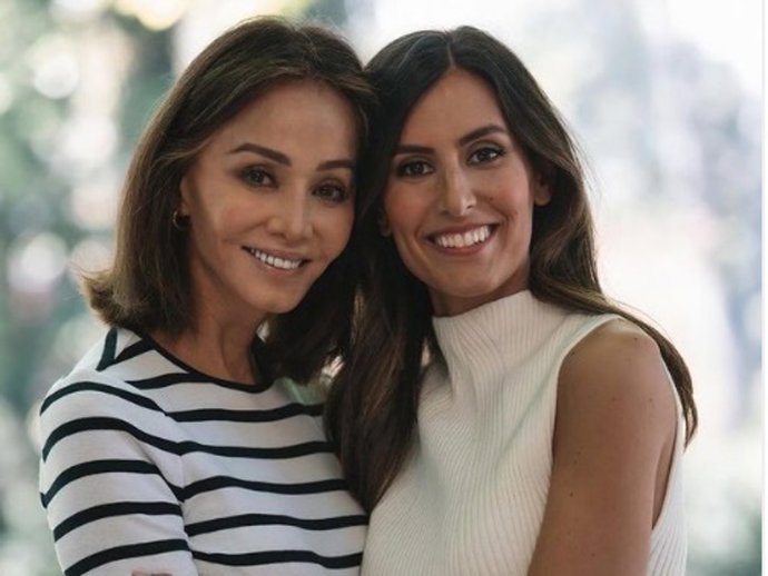 Ana Boyer ha dedicado unas preciosas palabras a su madre a través de sus redes sociales