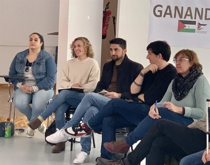 La candidata de Podemos-IU a la Alcaldía de Sevilla, Susana Hornillo, y el número dos de dicha lista, Ismael Sánchez.
