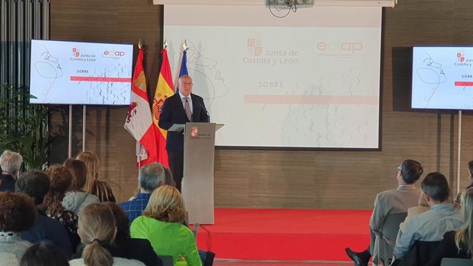 El consejero de la Presidencia clasura una jornada de la ECLAP