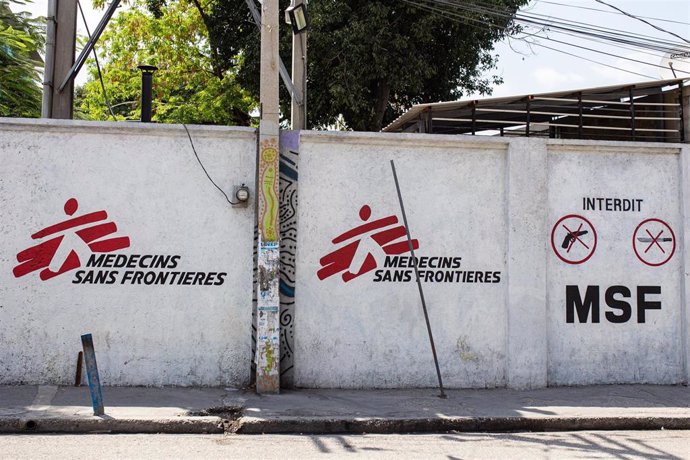 Fachada del centro médico de Médicos Sin Fronteras en el barrio de Turgeau, en Puerto Príncip (Haití)