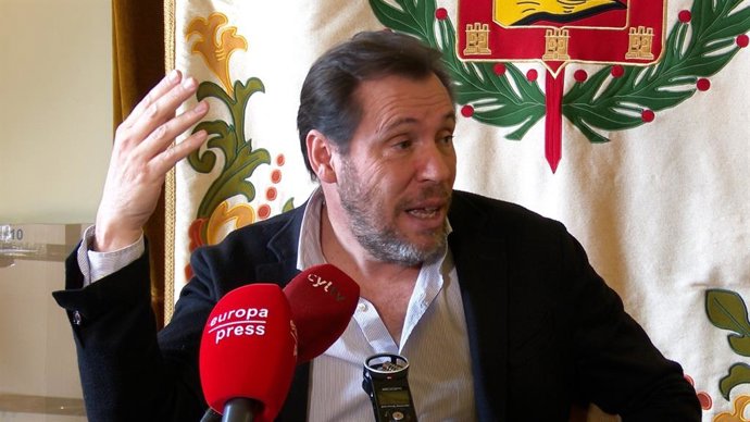 Puente durante el encuentro con los medios este jueves.