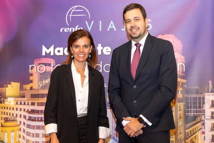 La concejala delegada de Turismo, Almudena Maíllo, presenta la nueva campaña de promoción turística que el Consistorio ha puesto en marcha junto a Renfe