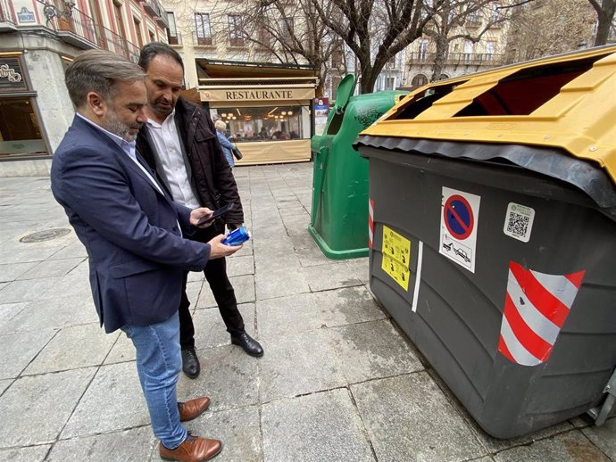 El reciclaje de latas y botellas de plástico tendrá "recompensa" en Granada a través de la aplicación Reciclos.