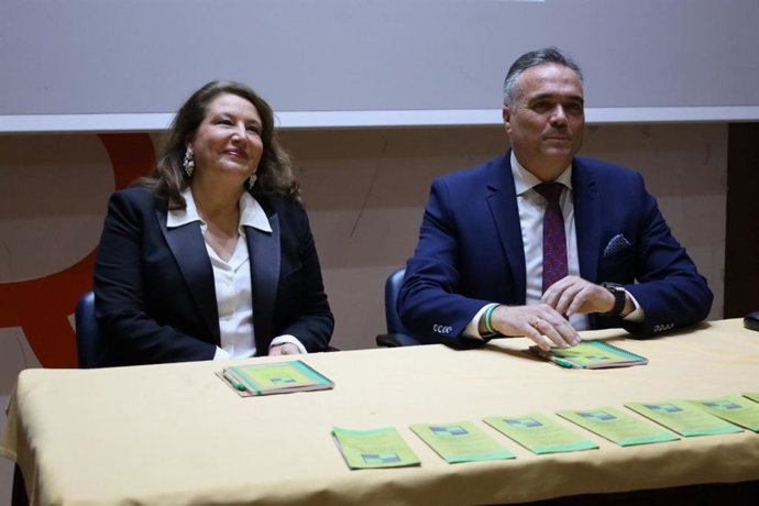 La consejera de Agricultura, Pesca, Agua y Desarrollo Rural, Carmen Crespo, en la clausura de las IX Jornadas Técnicas de Agricultura, en La Palma del Condado.