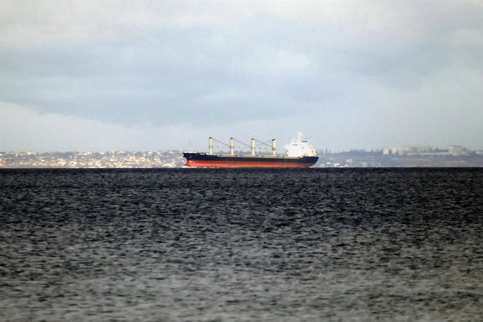 Archivo - Un vaixell abandona el Port d'Odessa (Ucrana)