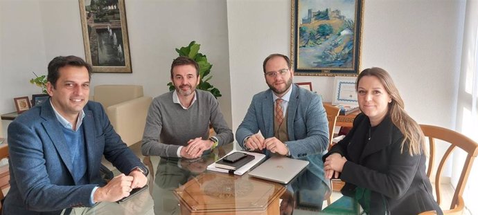 Endesa invierte 305.000 euros en el refuerzo y digitalización de la red eléctrica de Castellar de la Frontera