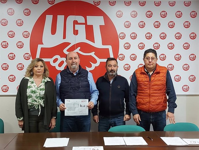 Responsables de UGT con la certificación de la Junta como primera fuerza sindical en la provincia de Jaén