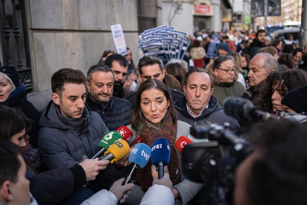 La ministra de Industria, Comercio y Turismo, Reyes Maroto, ofrece declaraciones a los medios