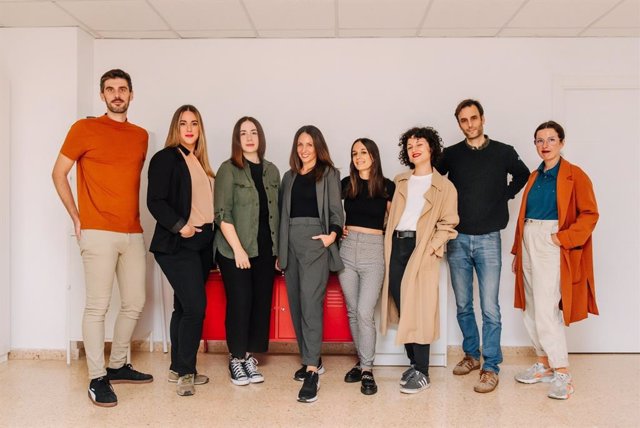 El talento emergente del audiovisual compartirá una "sentada fallera" en la plaza del Ayuntamiento de València