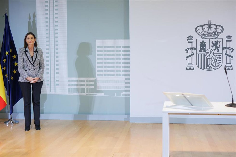 Archivo - La ministra de Industria, Comercio y Turismo, Reyes Maroto,