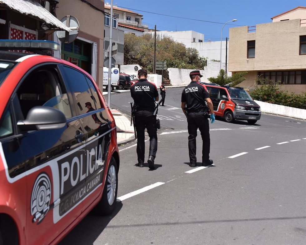 Agentes de la Policía Canaria