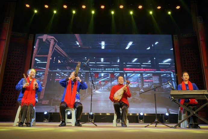 Photo taken on March 2, 2023 shows the performance of Guoyang hanqiang, a genre of traditional narrative singing from Guoyang county of Bozhou city, east China's Anhui province, at the awards ceremony.