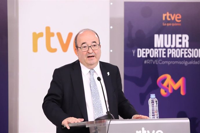 El ministro de Cultura y Deporte, Miquel Iceta, en la sede de TVE en Torrespaña.