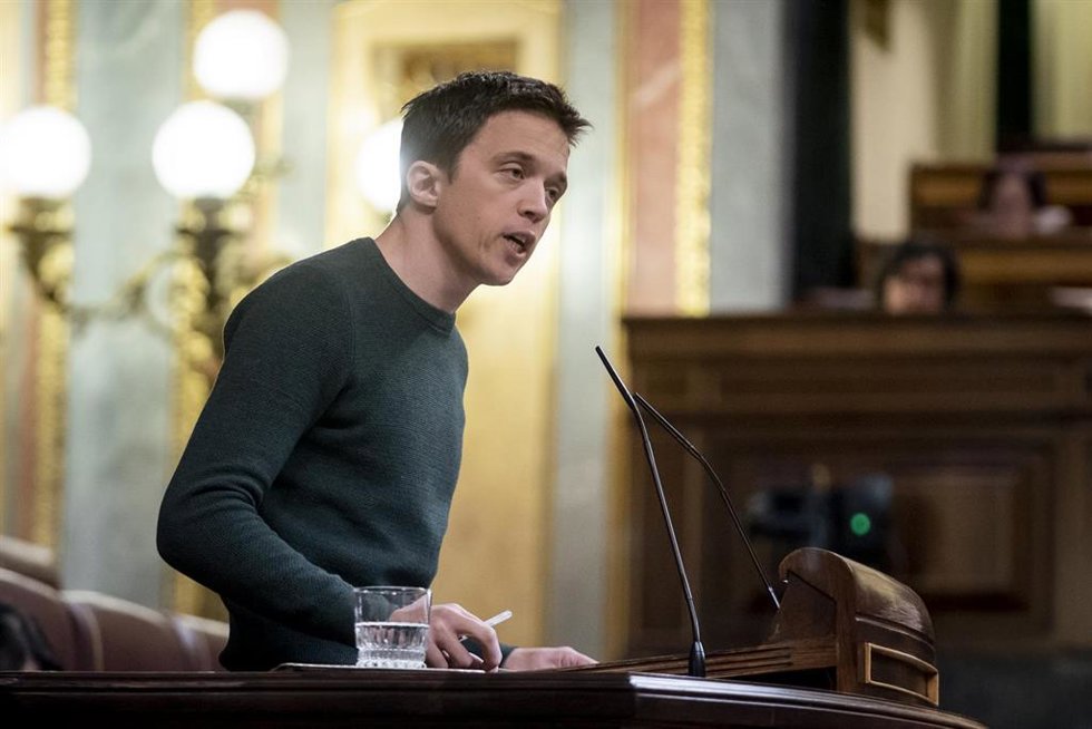 El líder de Más País, Íñigo Errejón, interviene durante una sesión plenaria, en el Congreso de los Diputados, a 21 de febrero de 2023, en Madrid (España).