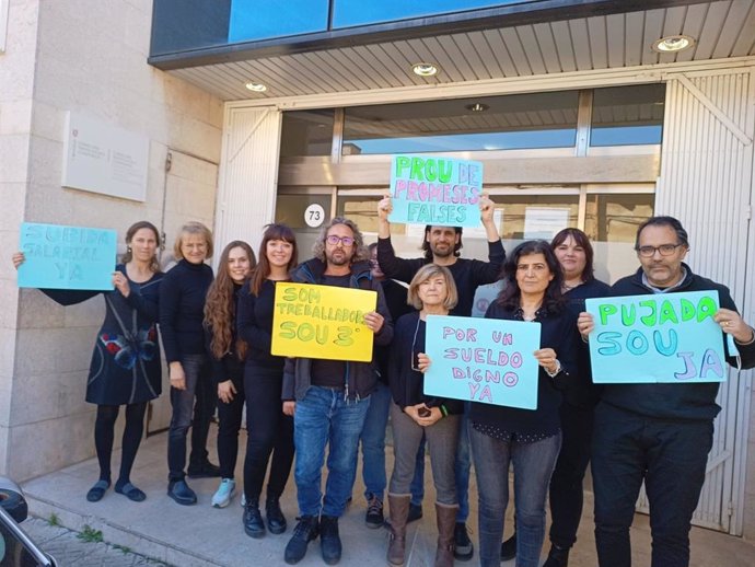 Concentración de trabajadores de la Fundación de Atención y Soporte a la Dependencia y Promoción de la Autonomía Personal de Baleares.