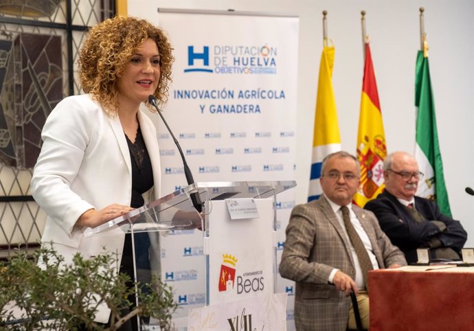 La presidenta de la Diputación de Huelva, María Eugenia Limón, en la presentación de la XVII Feria del AOVE de Beas.