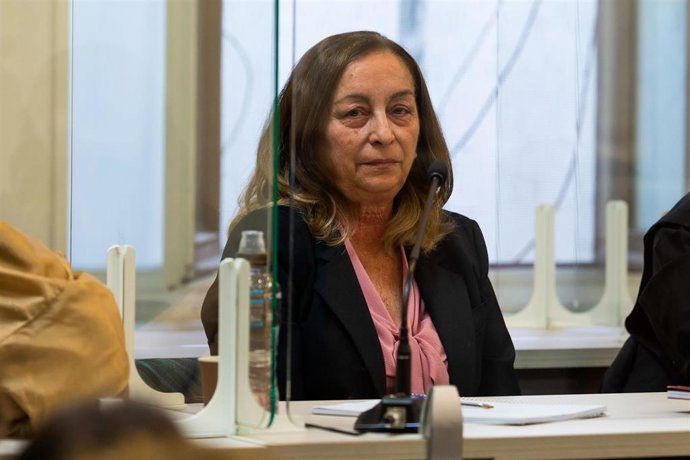 Archivo - La acusada de asesinar a su pareja en Castro Urdiales, Carmen Merino, en el juicio en la Audiencia de Cantabria