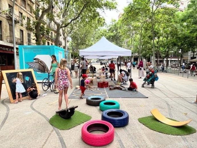 Archivo - Activitats lúdiques a la ronda Sant Antoni de Barcelona