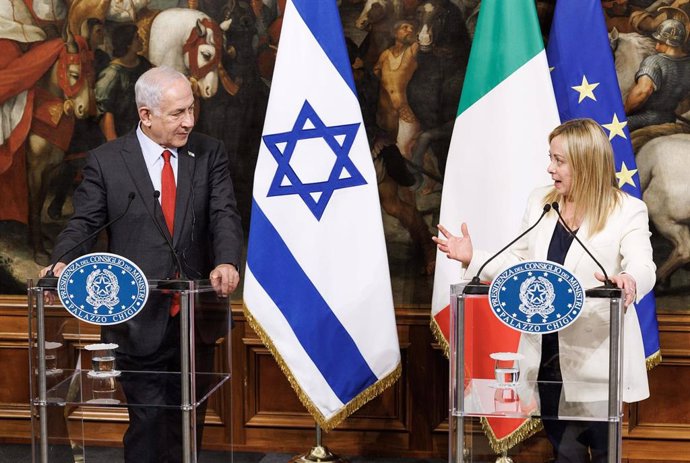 La primera ministra italiana, Giogia Meloni, y su homólogo israelí, Benjamin Netanyahu 