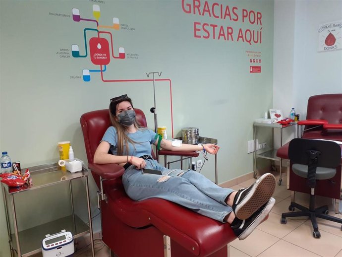 Archivo - Donante de sangre del ICHH